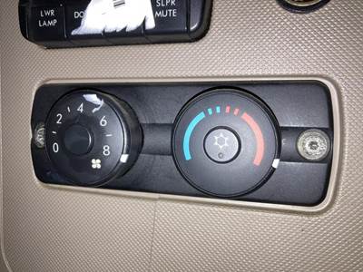 Freightliner Cascadia Sleeper Controls