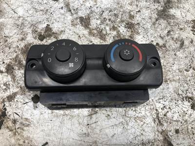 Freightliner Cascadia Sleeper Controls