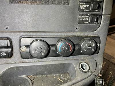 Freightliner Cascadia Heater / AC Temp Control
