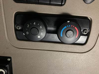 Freightliner Cascadia Heater / AC Temp Control