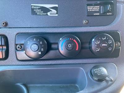 Freightliner Cascadia Heater / AC Temp Control