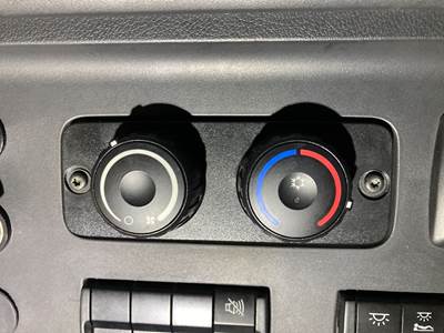 Freightliner Cascadia Heater / AC Temp Control