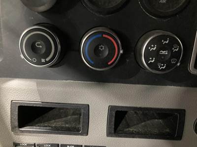 Freightliner Cascadia Heater / AC Temp Control