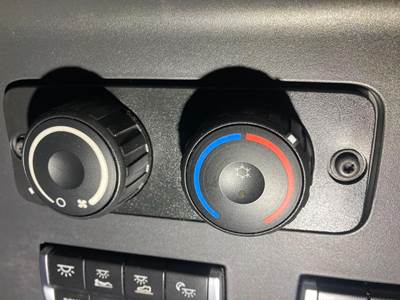 Freightliner Cascadia Heater / AC Temp Control