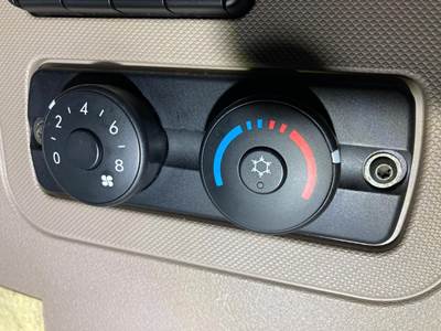 Freightliner Cascadia Heater / AC Temp Control