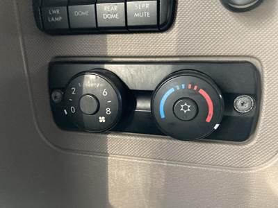Freightliner Cascadia Sleeper Controls