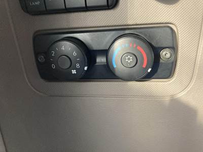 Freightliner Cascadia Sleeper Controls