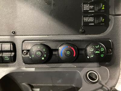 Freightliner Cascadia Heater / AC Temp Control