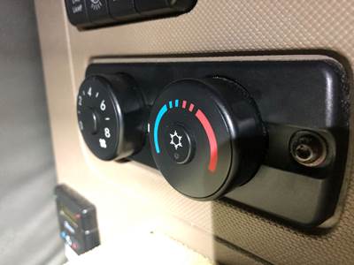 Freightliner Cascadia Heater / AC Temp Control