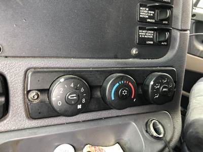 Freightliner Cascadia Heater / AC Temp Control