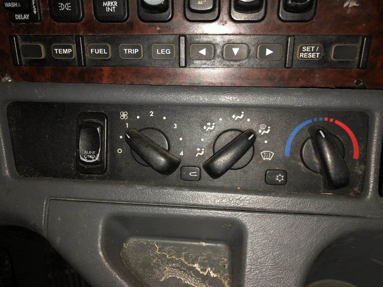 2009 Freightliner Century Class 120 Heater / AC Temp Control for a Freightliner C120 Century For