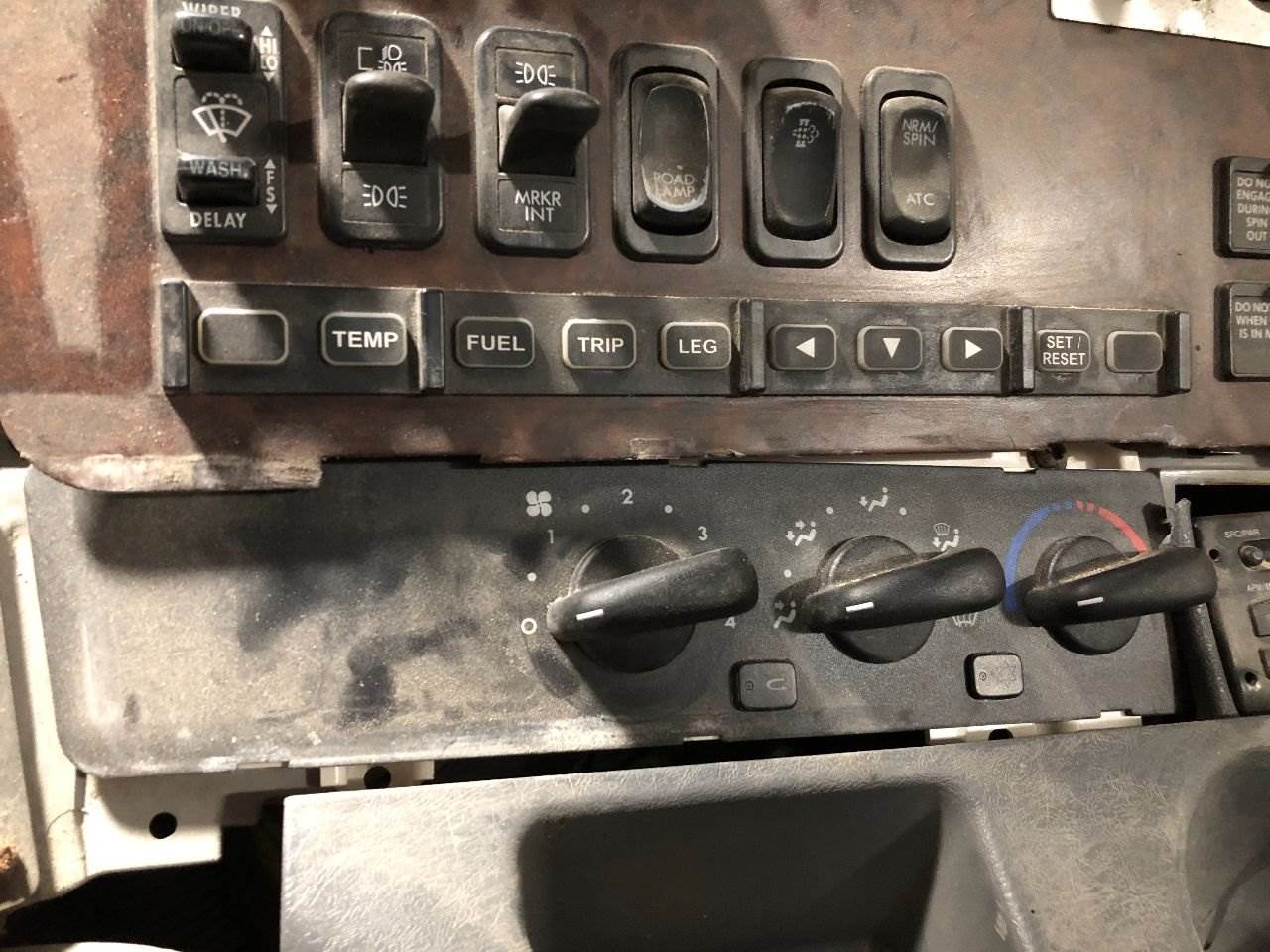 2009 Freightliner Century Class 120 Heater / AC Temp Control for a