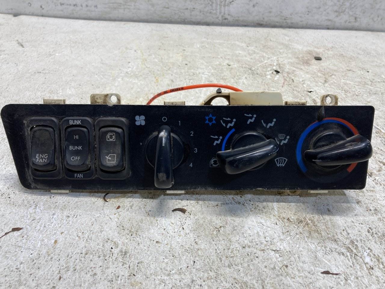 2001 Freightliner Century Class 120 Heater / AC Temp Control for a Freightliner C120 Century For