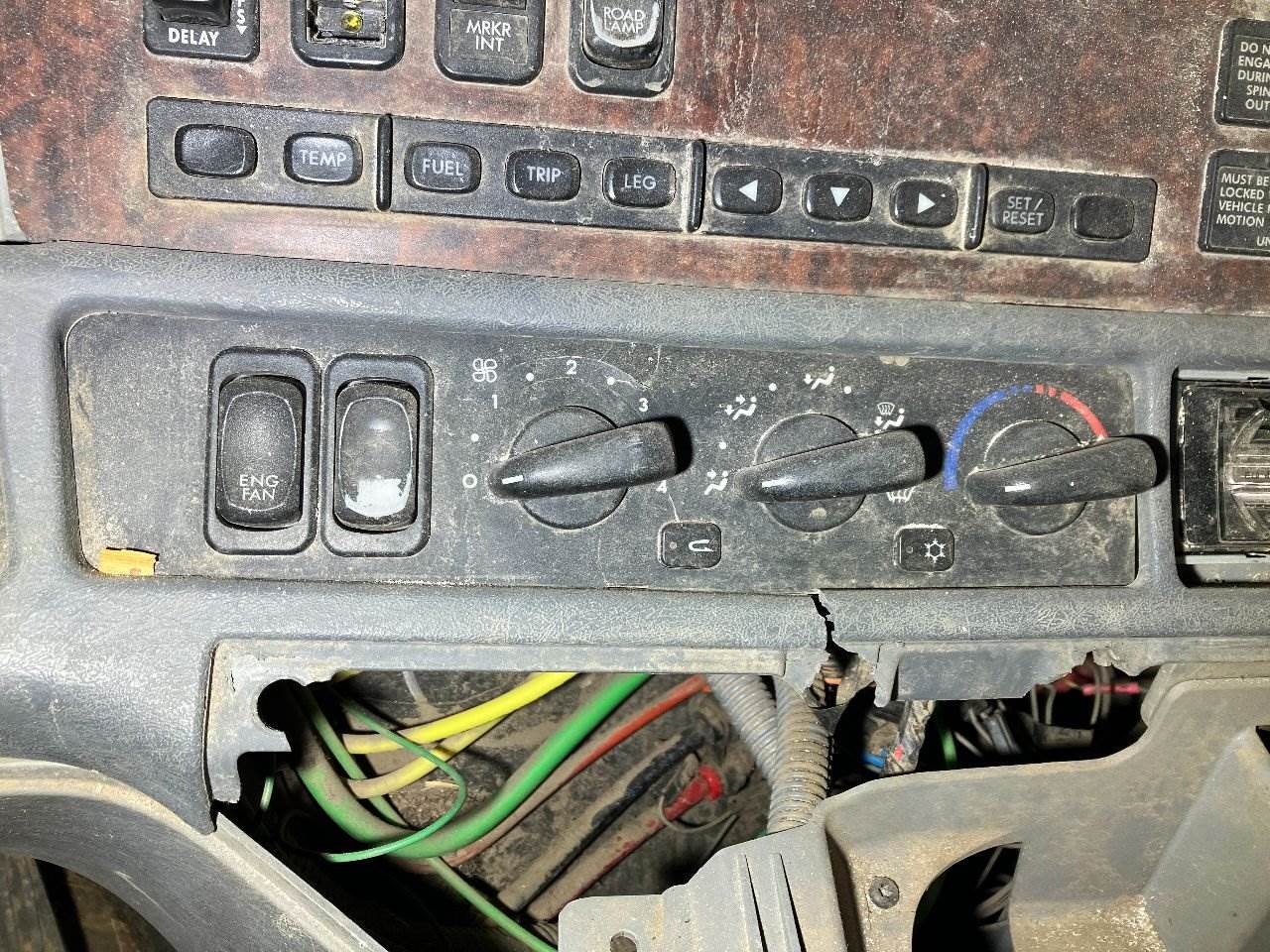 2006 Freightliner Century Class 120 Heater / AC Temp Control for a Freightliner C120 Century For