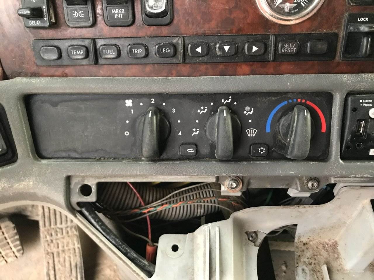 2004 Freightliner Century Class 120 Heater / AC Temp Control for a Freightliner C120 Century For