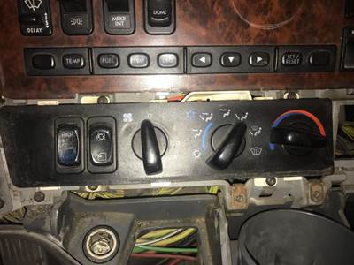 Freightliner Century Class 120 Heater / AC Temp Control for a Freightliner C120 Century