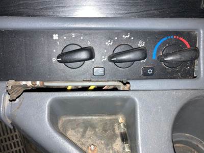 Freightliner Columbia 120 Heater / AC Temp Control