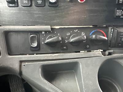 Freightliner Columbia 120 Heater / AC Temp Control