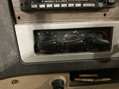 Freightliner Coronado 122 SD Heater / AC Temp Control for a Freightliner 122SD