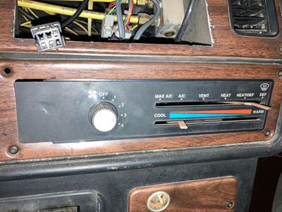 Freightliner FLD112 Heater / AC Temp Control