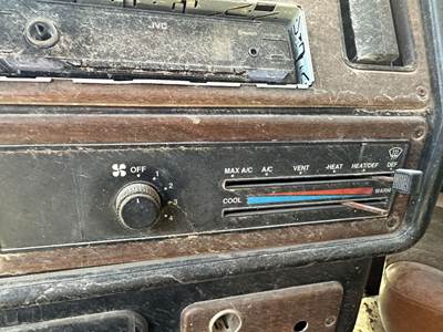 Freightliner FLD112SD Heater / AC Temp Control
