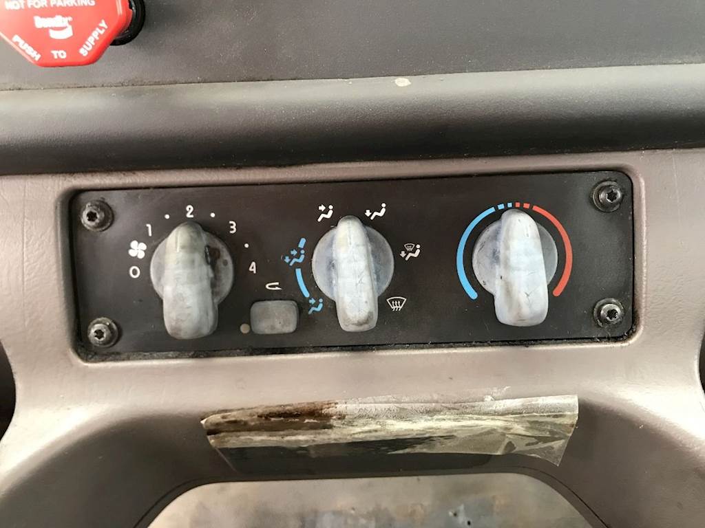 2009 Freightliner M2 106 Heater / AC Temp Control for a Freightliner M2