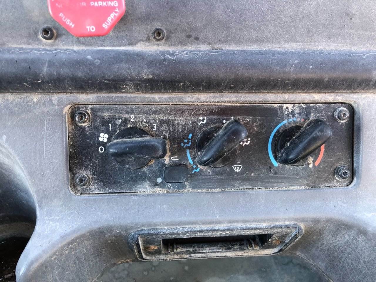 2004 Freightliner M2 106 Heater / AC Temp Control For Sale Des Moines