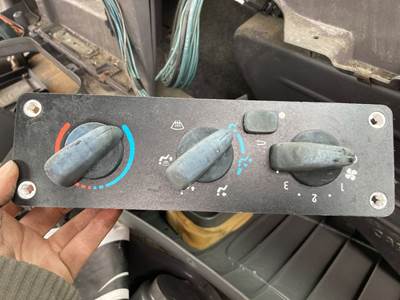 Freightliner M2 106 Heater / AC Temp Control