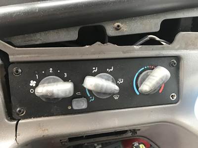 Freightliner M2 106 Heater / AC Temp Control