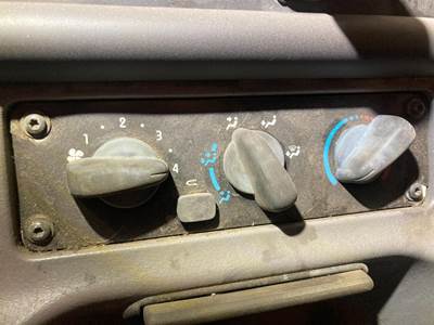 Freightliner M2 106 Heater / AC Temp Control
