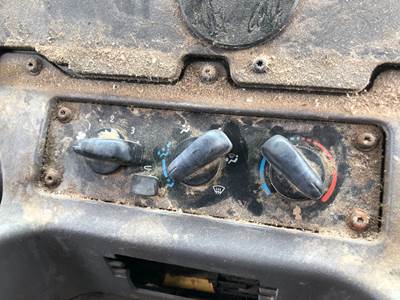 Freightliner M2 106 Heater / AC Temp Control