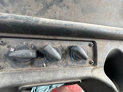 Freightliner M2 106 Heater / AC Temp Control