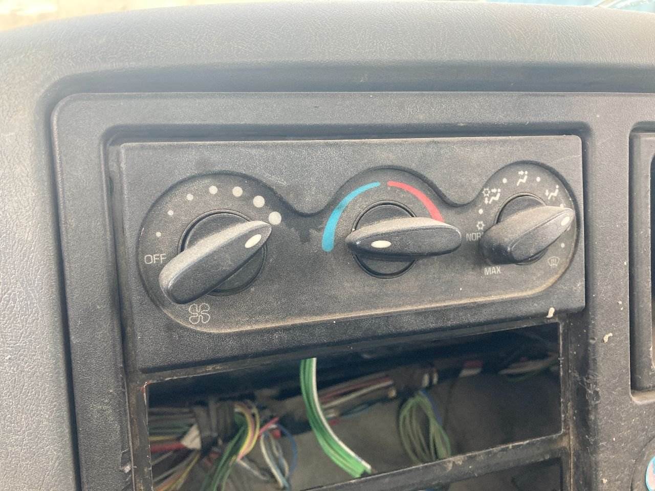 2006 International 4300 Heater / AC Temp Control For Sale Kansas City, MO 25318105