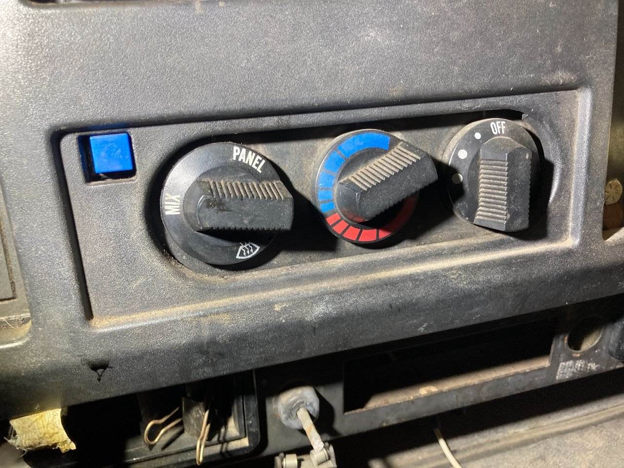 1996 International 4900 Heater / AC Temp Control For Sale Sioux Falls