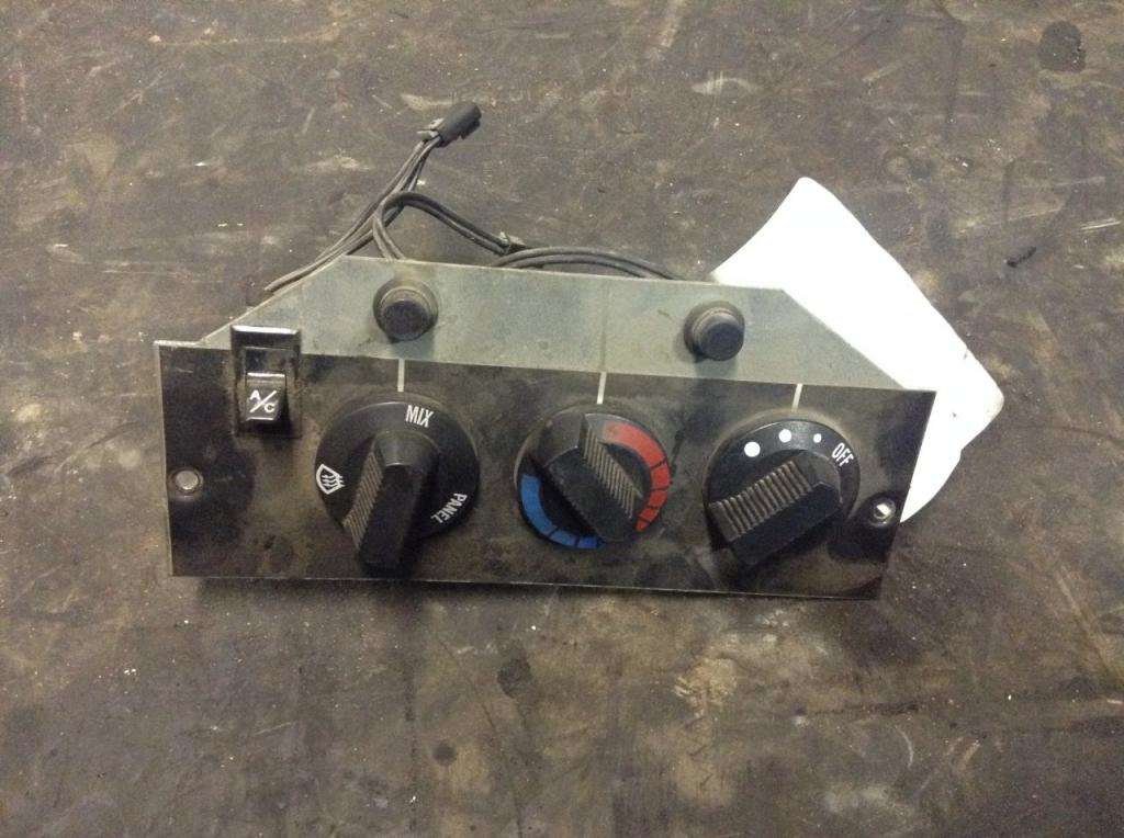2000 International 4900 Heater / AC Climate Control Part For Sale