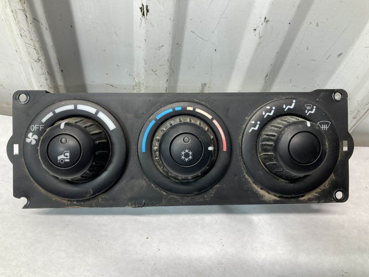 2009 Kenworth T800 Heater / AC Temp Control For Sale Sioux Falls, SD