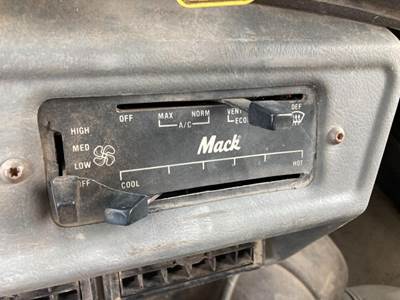 Mack DM600 Heater / AC Temp Control
