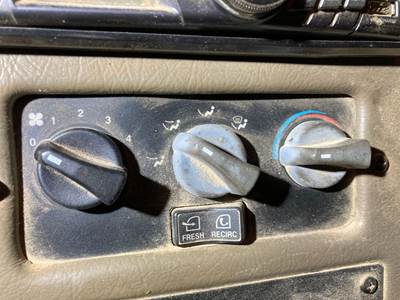 Peterbilt 330 Heater / AC Temp Control