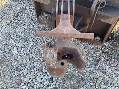 John Deere 624K Hitch