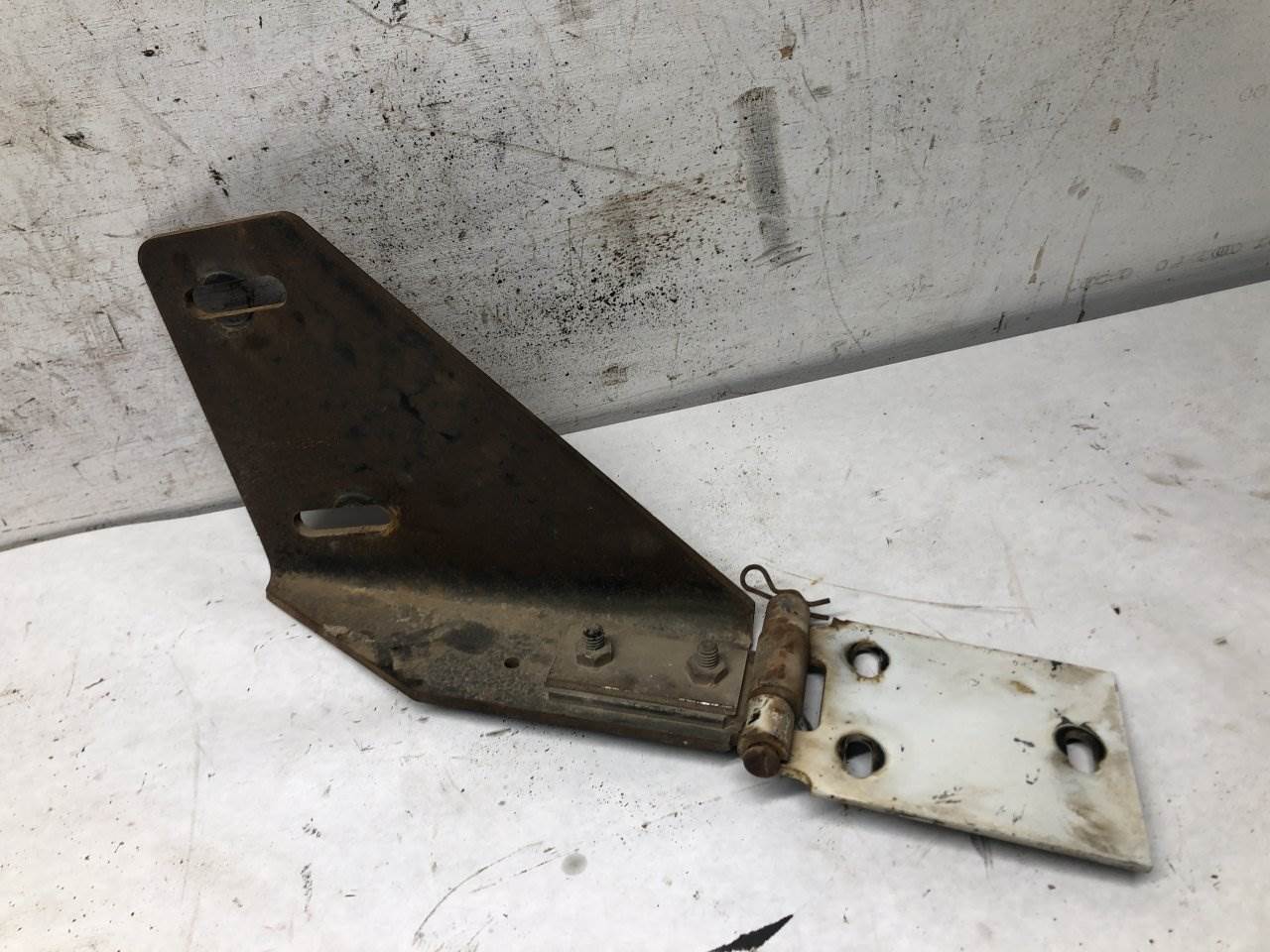 1992 International 4900 Hood Hinge For Sale Sioux Falls, SD 1669153C1