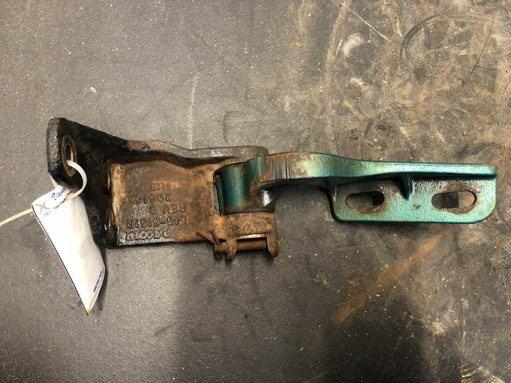 2017 Peterbilt 567 Hood Hinge For Sale Spencer, IA L486161R