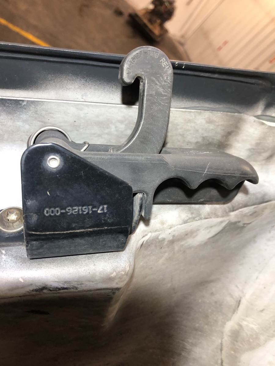 2011 Freightliner Cascadia Hood Latch For Sale Sioux Falls, SD