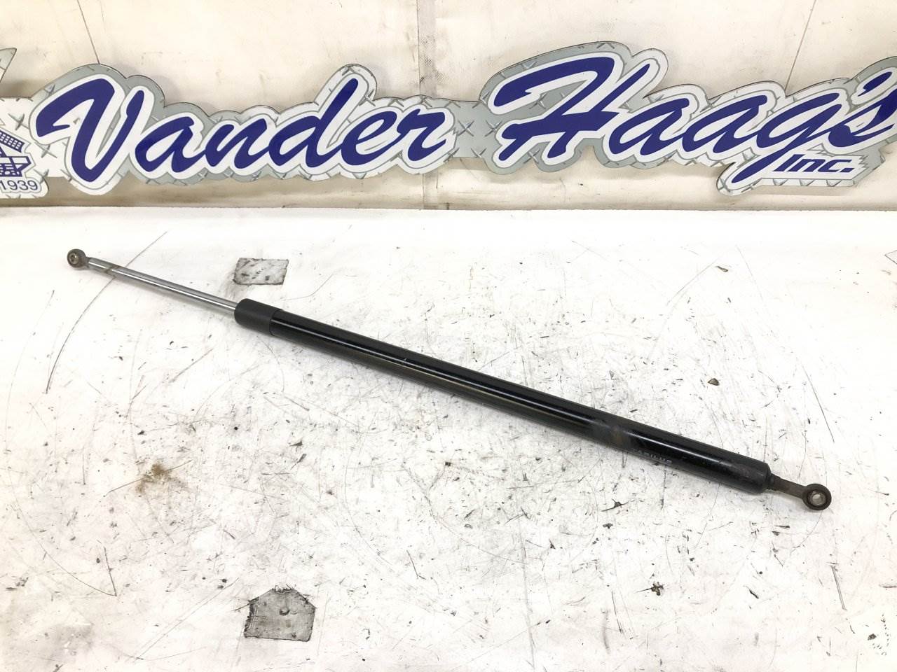 2015 Freightliner Cascadia Hood Shock For Sale Council Bluffs, IA