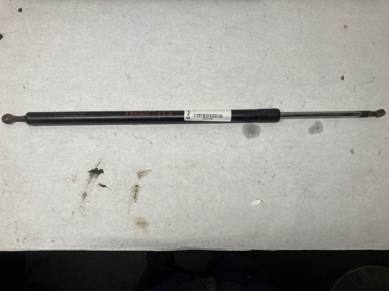 2016 Freightliner Cascadia Hood Shock For Sale Sioux Falls, SD A17