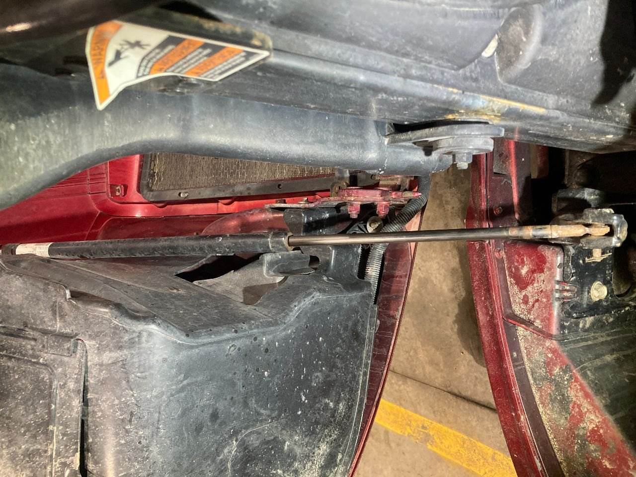 2017 Peterbilt 579 Hood Shock For Sale Sioux Falls, SD L716020