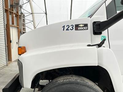 Chevrolet C8500 Hood