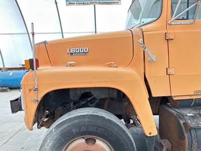 Ford LT8000 Hood