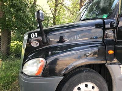 Freightliner Cascadia Hood
