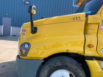 Freightliner Cascadia Hood
