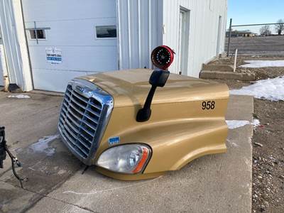 Freightliner Cascadia Hood